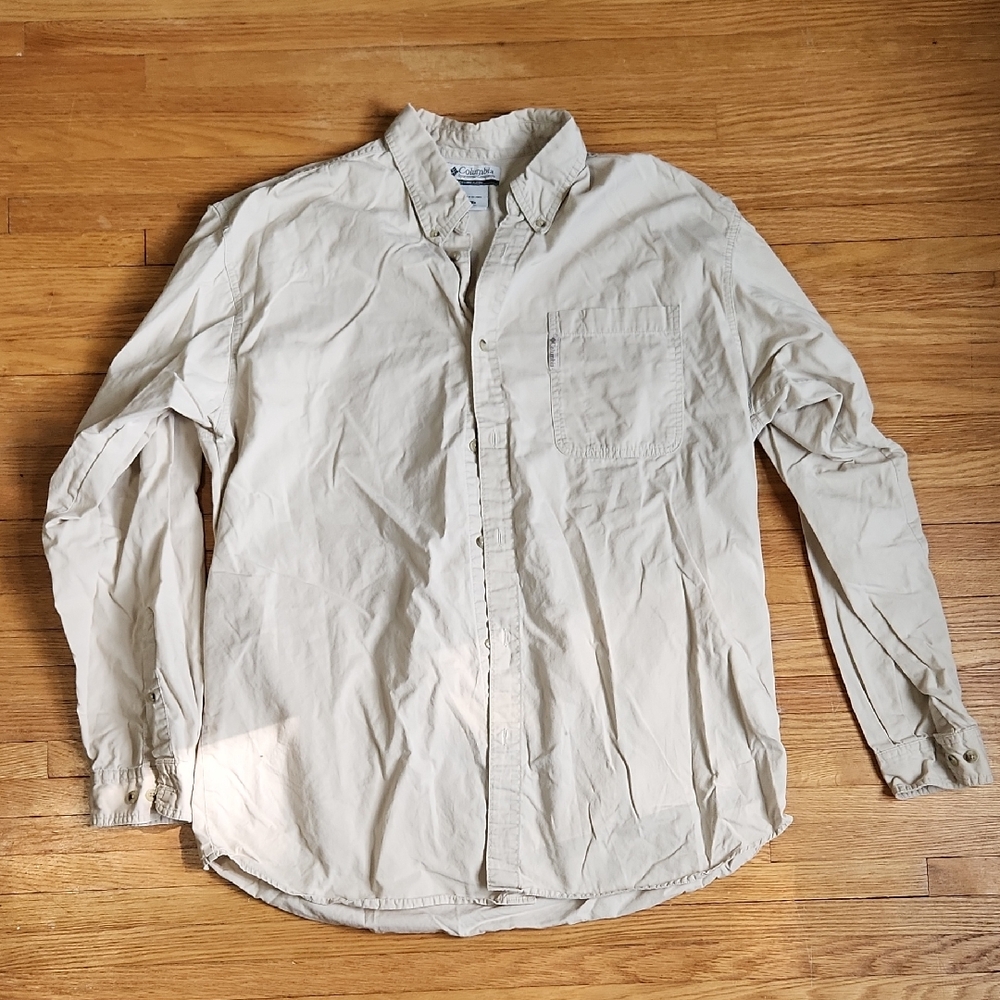 Columbia Men's Beige Casual Button-Down Shirt